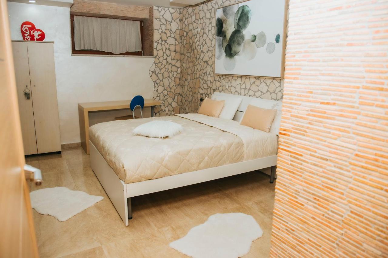 Villa Sweery Santa Maria a Vico Bagian luar foto