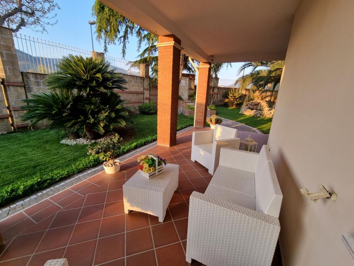 Villa Sweery Santa Maria a Vico Bagian luar foto